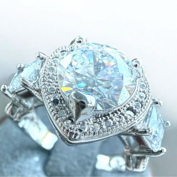 Heart Halo CZ Statement Ring Silver Tone Size 6.5 – Sparkling Bold Look - Picture 16 of 17